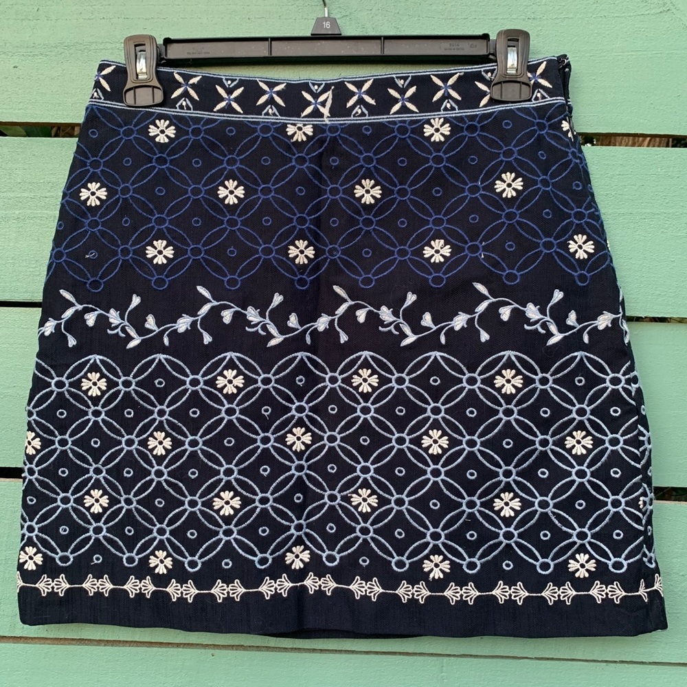*NWT* Loft Embroidered Navy Skirt